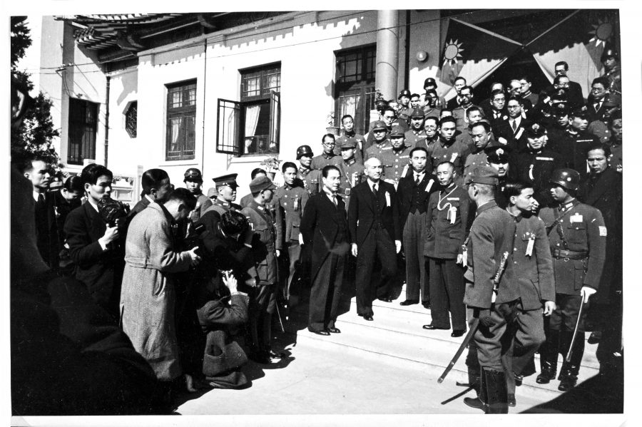 Journalists take photographs of Wang Jingwei (head of the RNG), Chu Minyi (RNG foreign minister), Zang Shiyi (Manchukuo ambassador to RNG China).